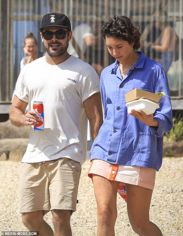 Zac Efron holds hands with new girlfriend Vanessa ...